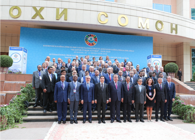 172 個國家代表出席聯合國水行動十年高級別國際會議於塔吉克斯坦首都的總統府一杜尚別索蒙宮舉行